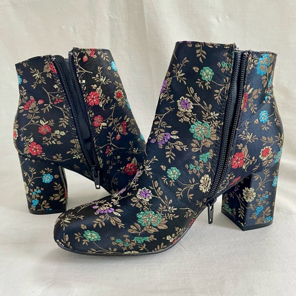 Diba Satin Brocade Heeled Bootie sz 6 - Picture 5 of 8